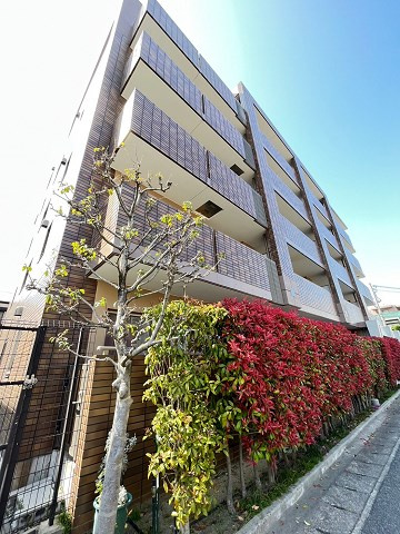 ローランド甲子園の外観
