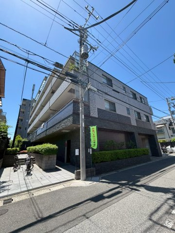 昼の外観