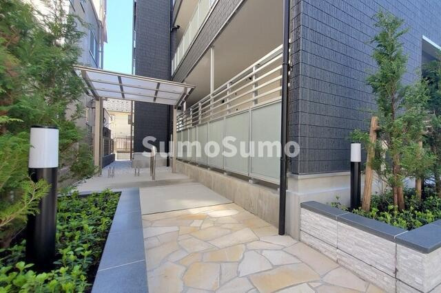 リブリ・三軒茶屋のエントランス|建物の内部です
