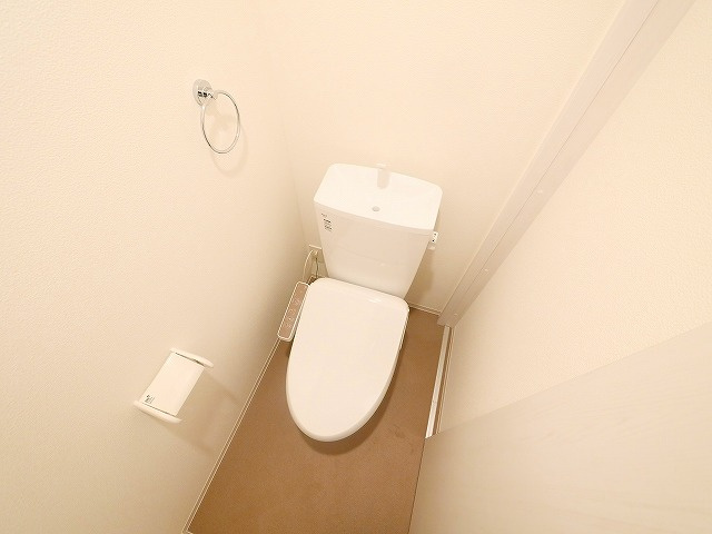 ジーメゾン奈良大安寺のトイレ|落ち着いた色調のトイレです