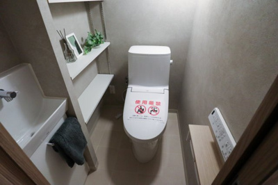 【トイレ】 | グランフレージュ四天王寺 | 手洗いボウルの有るトイレ♪
トイレ一式新調いたしました！