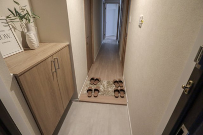 【玄関】 | グランフレージュ四天王寺 | 玄関にはシューズボックスが有るのでスッキリ♪
