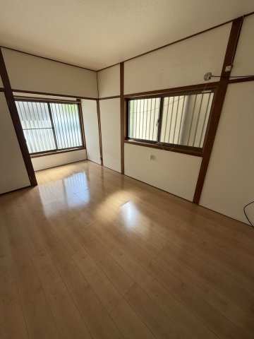 池田広町貸家(北)の居間・リビング