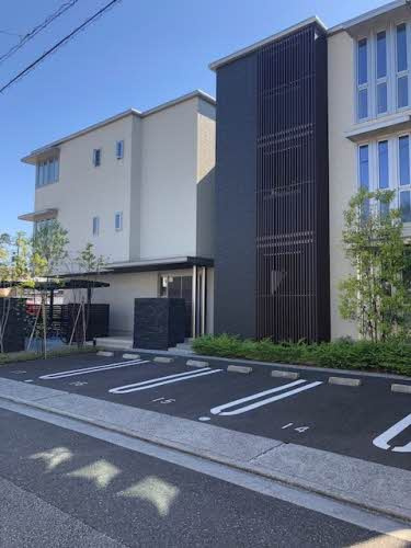 シャーメゾン パンの駐車場