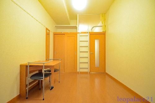 レオパレス富野の居間・リビング