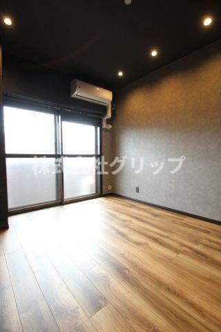 ライオンズマンション野毛山南の洋室