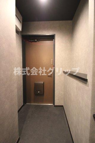 ライオンズマンション野毛山南の玄関
