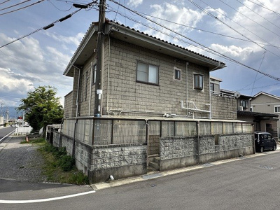 【外観】 | 岡谷市赤羽３丁目 中古住宅⑨ | 角地