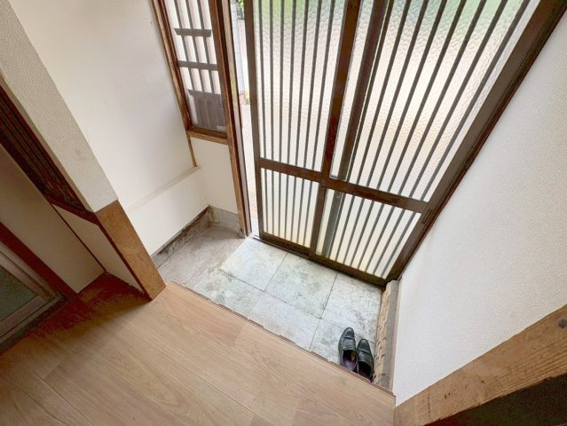 加茂1丁目仲尾アパートの玄関