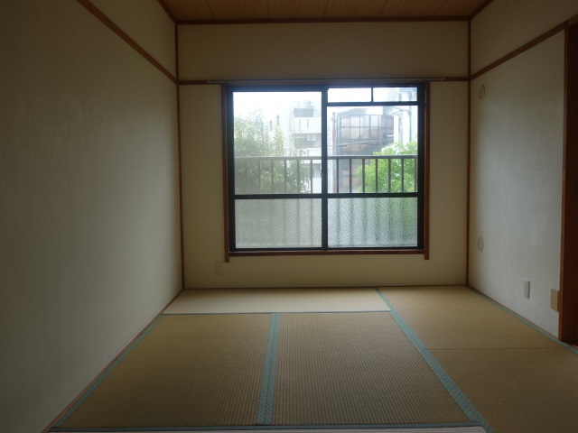 神戸市西区池上１丁目の賃貸マンションの居間・リビング