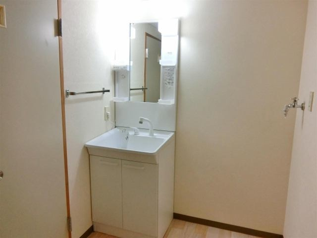 宮本マンションの独立洗面台