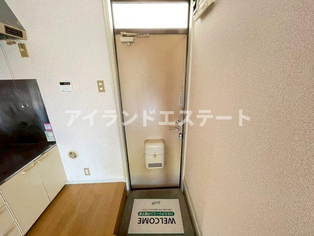 ハイムサモト　陽当たり良好　バストイレ別　温水洗浄便座の玄関