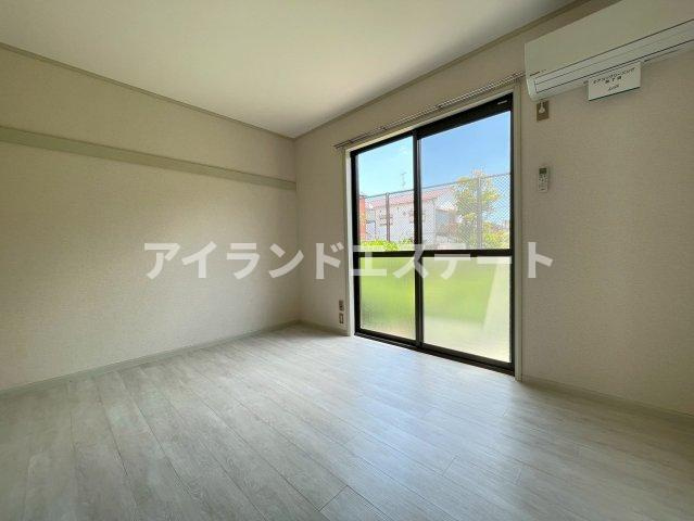ハイムサモト　陽当たり良好　バストイレ別　温水洗浄便座の内装