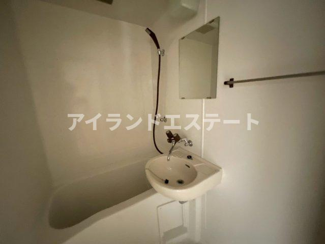 ハイムサモト　陽当たり良好　バストイレ別　温水洗浄便座の浴室