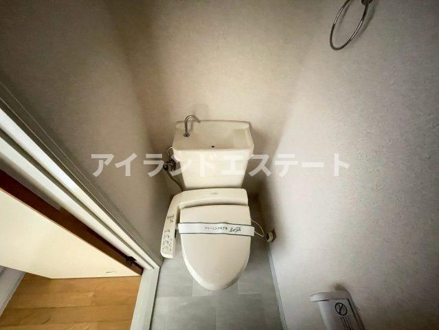 ハイムサモト　陽当たり良好　バストイレ別　温水洗浄便座のトイレ