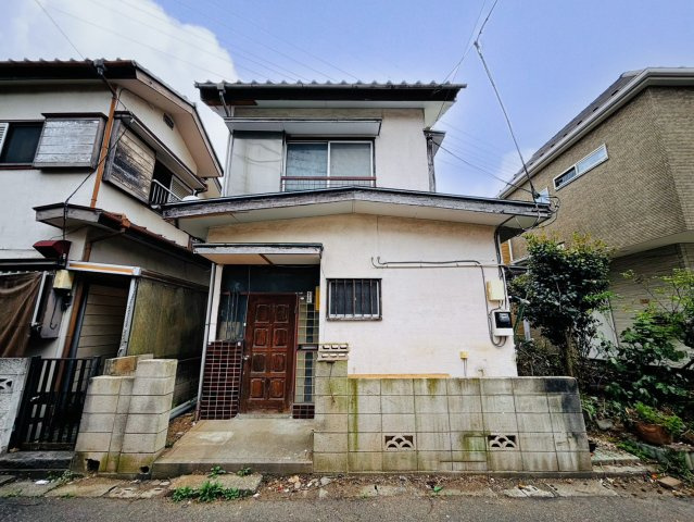 越谷市大字上間久里　古屋の外観