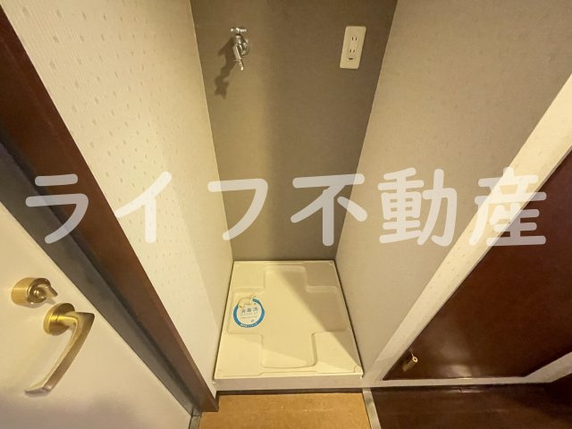 リュミエールイーストの洗面所|ゆったりとスペースのある洗面所