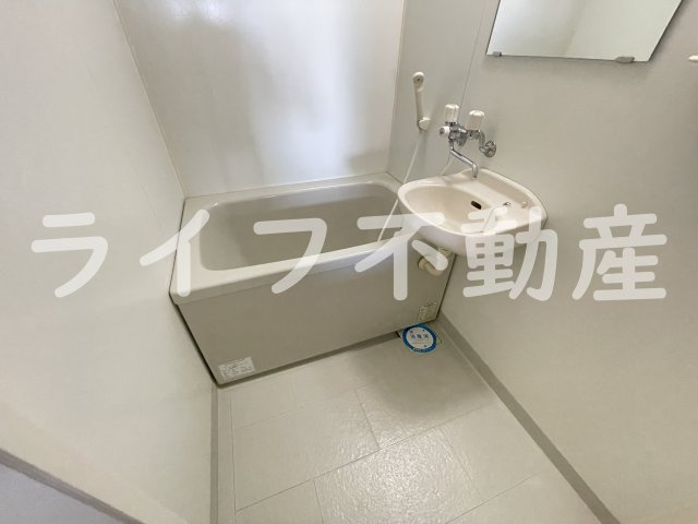 リュミエールイーストの浴室|落ち着いた空間のお風呂です