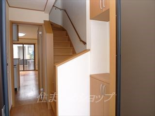 ファミリア　リサルセ弐番館の玄関