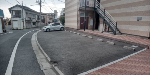 レオパレスステージアの駐車場
