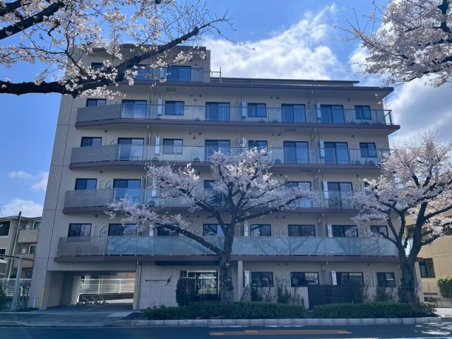 エストゥルース府中