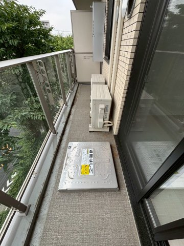 エストゥルース府中のバルコニー