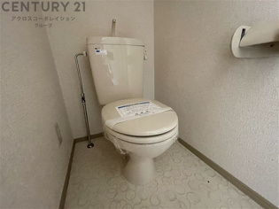 シンプルで使いやすいトイレです♪