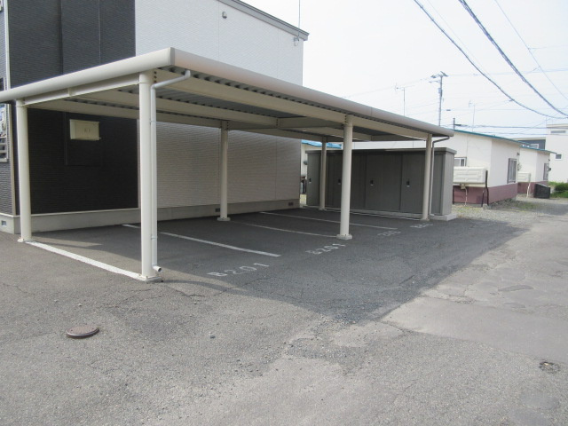 TOWN西１１北４Bの駐車場