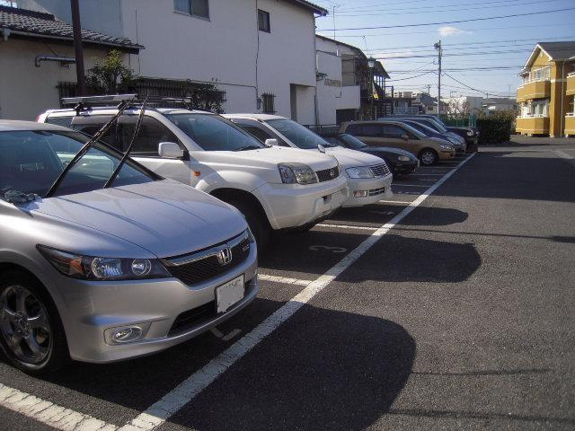 大倉山アルカディアの駐車場