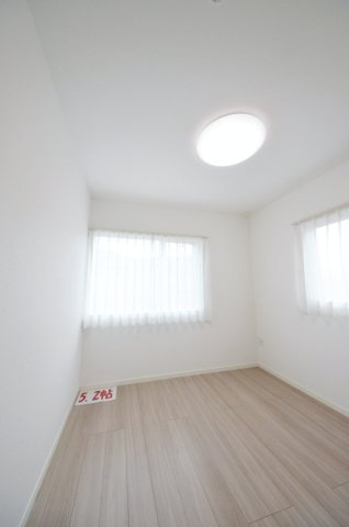 五月が丘二丁目の洋室|全居室収納スペース有、お部屋が広く綺麗に使えます