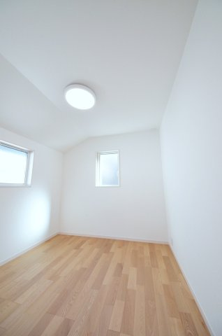 北大河町の洋室|全居室収納スペース有、お部屋が広く綺麗に使えます