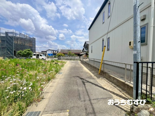小牧市藤島町居屋敷第3(全1棟)の前面道路含む現地写真