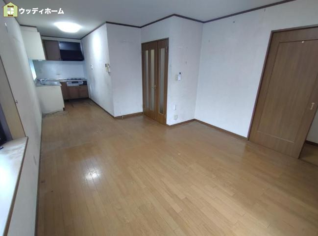 春日部市中央1丁目　中古一戸建ての居間・リビング