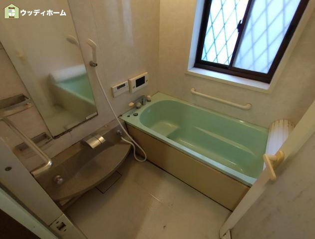 春日部市中央1丁目　中古一戸建ての浴室