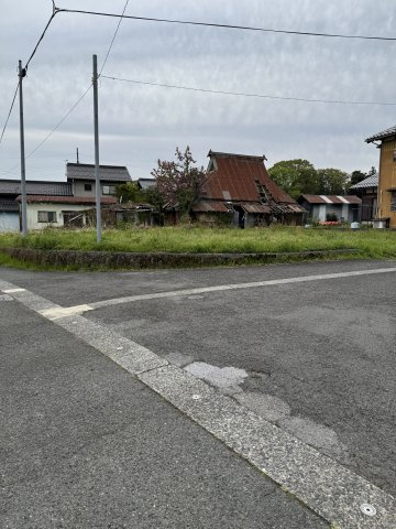 角地／建築条件なし／自然豊かな住環境の外観|角地ならではの開放感があります。現地にて陽当たりもぜひご確認ください。