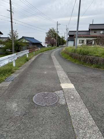 角地／建築条件なし／自然豊かな住環境の周辺|周辺には既存住宅も点在しており、のどかな街並みが広がります。