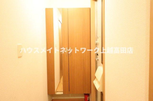 フレーズ･ヴェルジェの玄関|玄関（参考同型103号室室内写真）