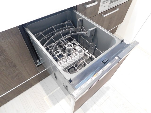 名古屋市中川区柳川町の新築一戸建のキッチン|◇食洗機◇　　家事の負担を軽減する便利な食洗機付き！