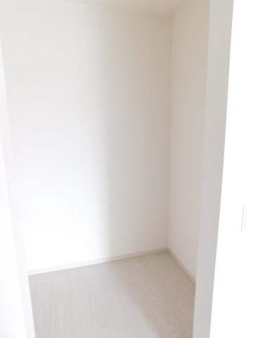 名古屋市中川区柳川町の新築一戸建の収納|◇ウォークインクローゼット◇　　家族の洋服や季節の荷物など大容量収納できます！