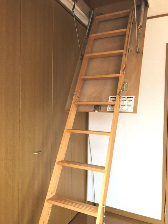 美土里町戸建の収納