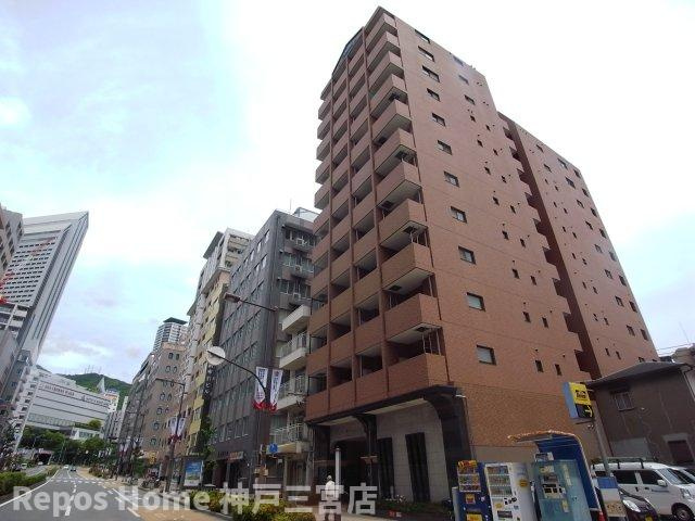 プレサンス新神戸の外観