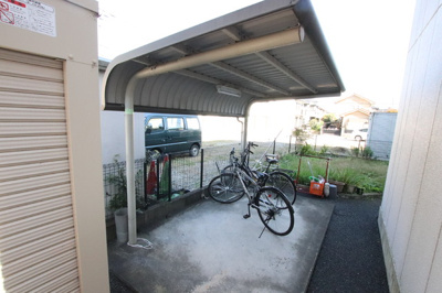 屋根付き駐輪場ご利用可能です！