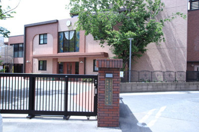 由井さゆり学園まで400ｍ
