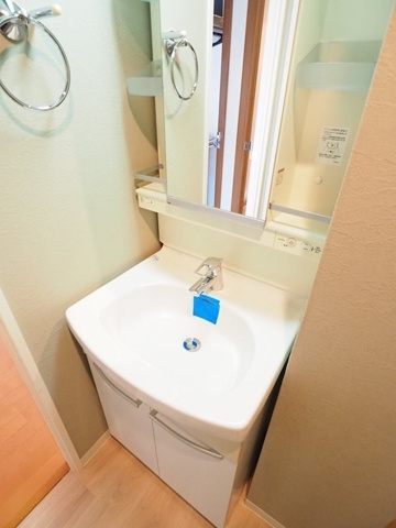 新品家具付きマンション台東2(KaGood東京)の洗面所