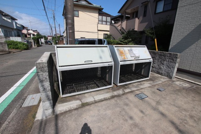 敷地内ごみ置き場