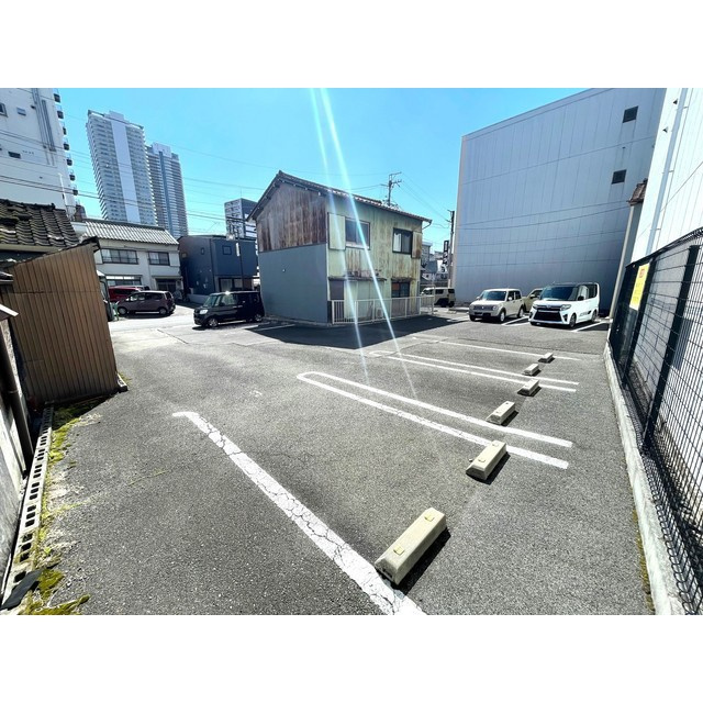 岐阜市高野町６丁目の駐車場の駐車場