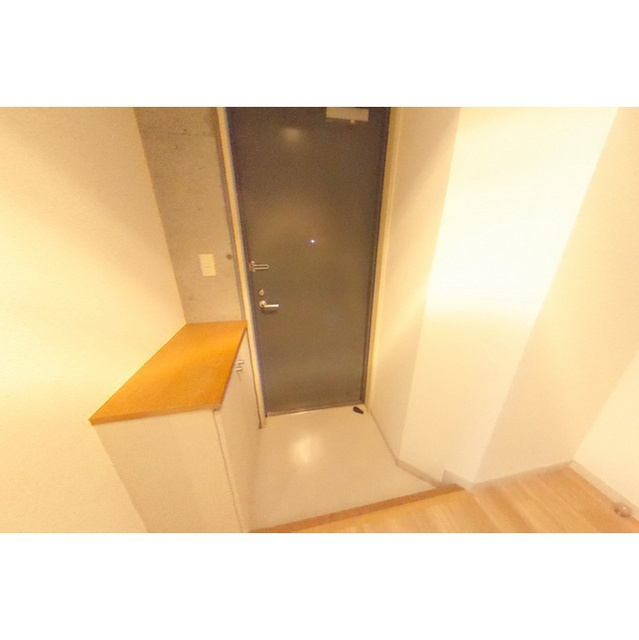 丸産ビルの玄関