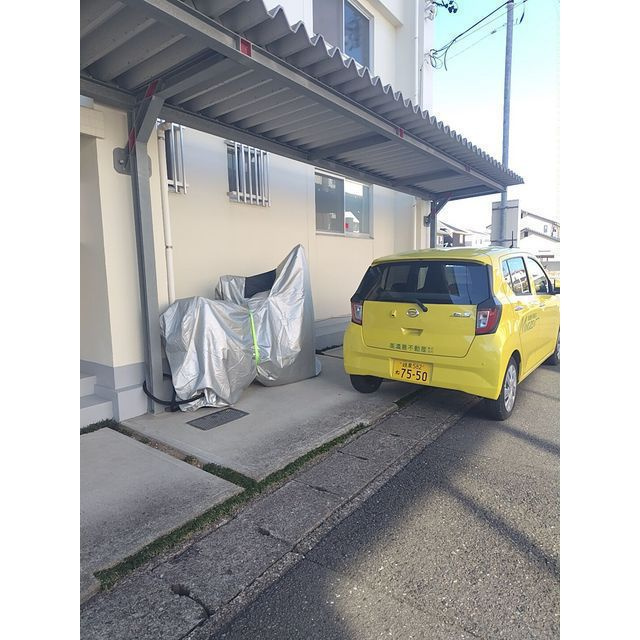 波良コーポの駐車場