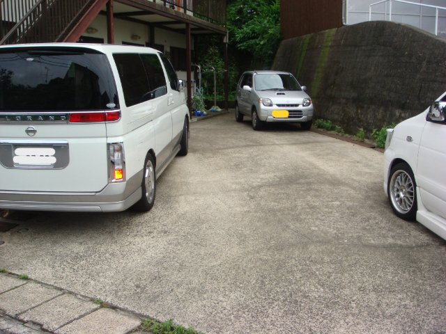 岩永アパートの駐車場