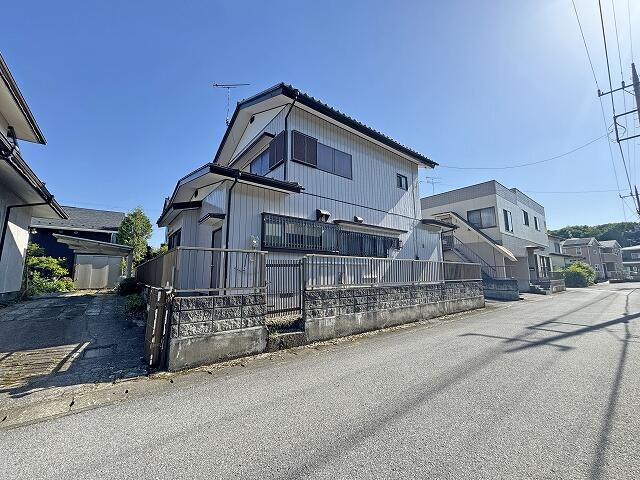 宇都宮市竹下町　5ＬＤＫ　中古住宅の前面道路含む現地写真